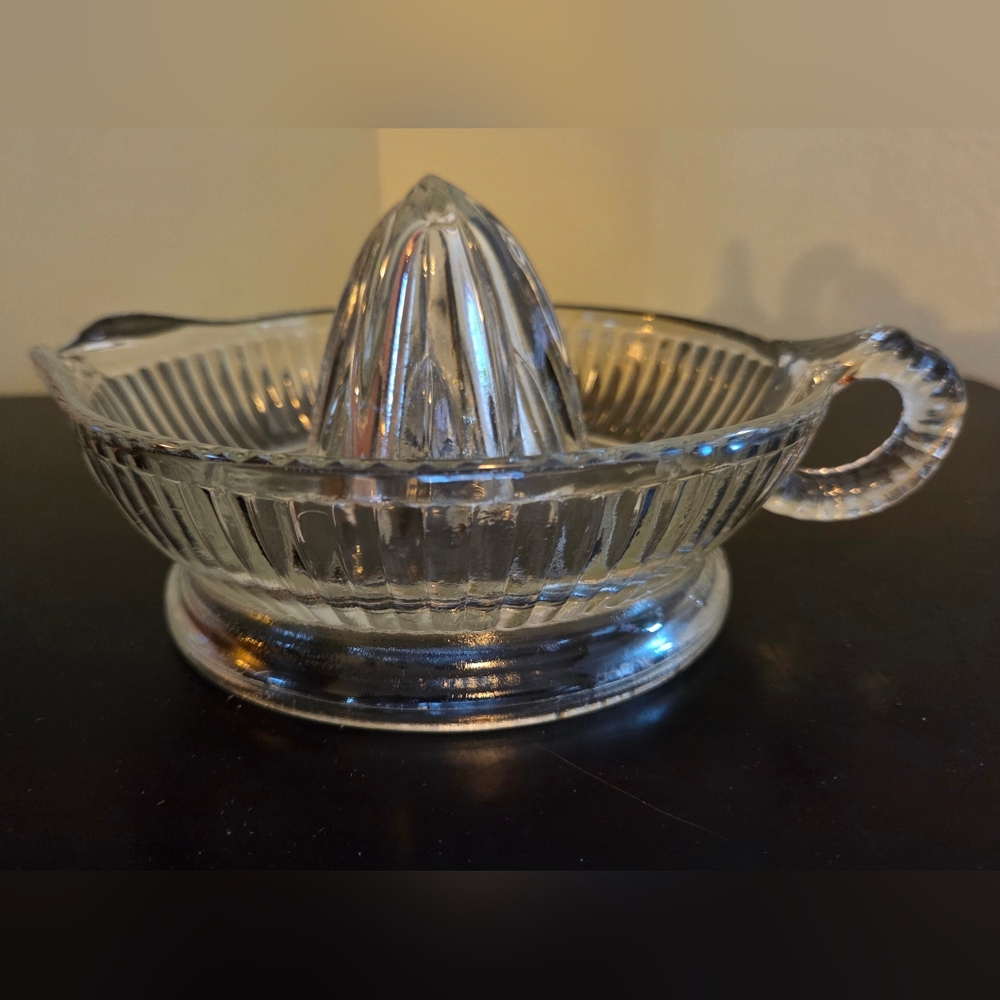 Vintage Clear Glass Citrus Juicer Reamer Ribbed 6" Manual Lemon Orange Squeezer